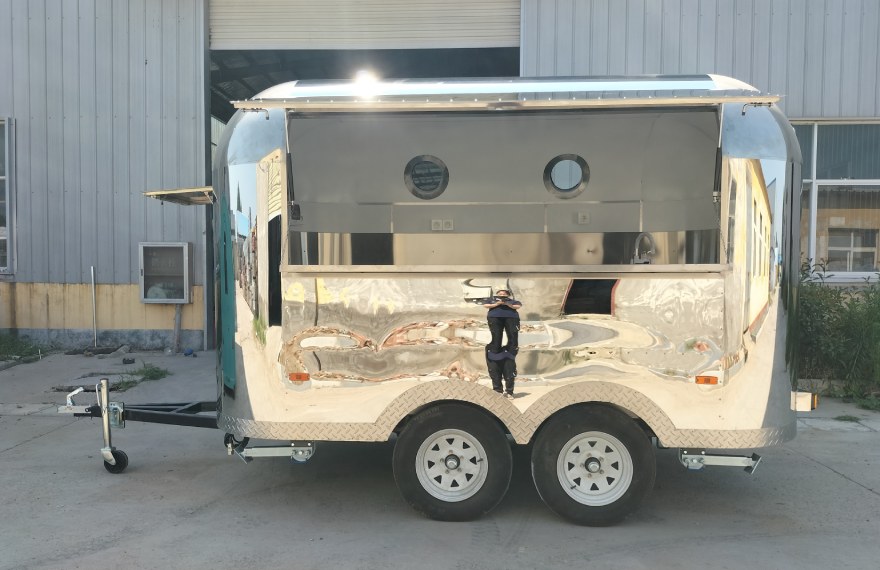 Airstream-Style-Food-Trailer